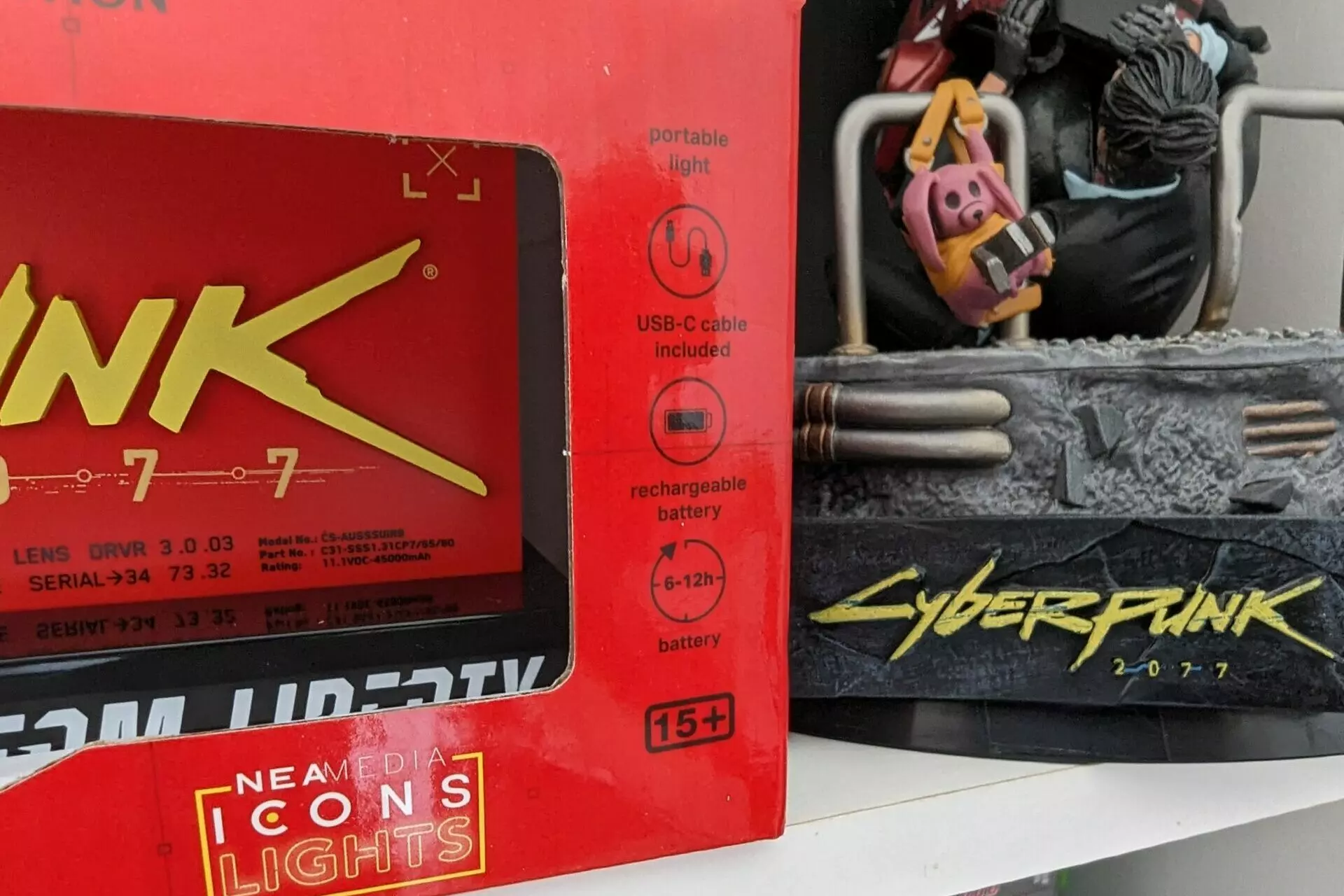 Cyberpunk 2077 : Logo lumineux LED (22 cm) en précommande - France